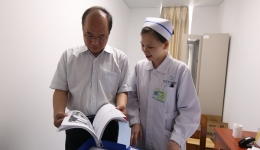 自治区卫生健康委党组书记、主任廖品琥赴崇左市开展调研工作