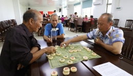 市人民医院举办2019年离退休人员重阳节棋牌趣味活动