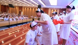 市人民医院举行“5.12”国际护士节庆祝大会