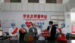 市人民医院开展春节前系列慰问走访活动