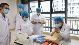 为新冠病毒疫苗接种保驾护航  —市人民医院完成全院临床医师培训考核工作