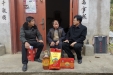 市人民医院到拾义村开展春节“送温暖  防返贫”慰问活动