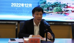 市人民医院召开中层干部会议